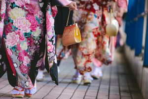 日本の成人式でかかる費用はいくら?男女別の平均相場から内訳まで