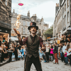 エディンバラ・フェスティバル・フリンジの特徴や歴史を紹介