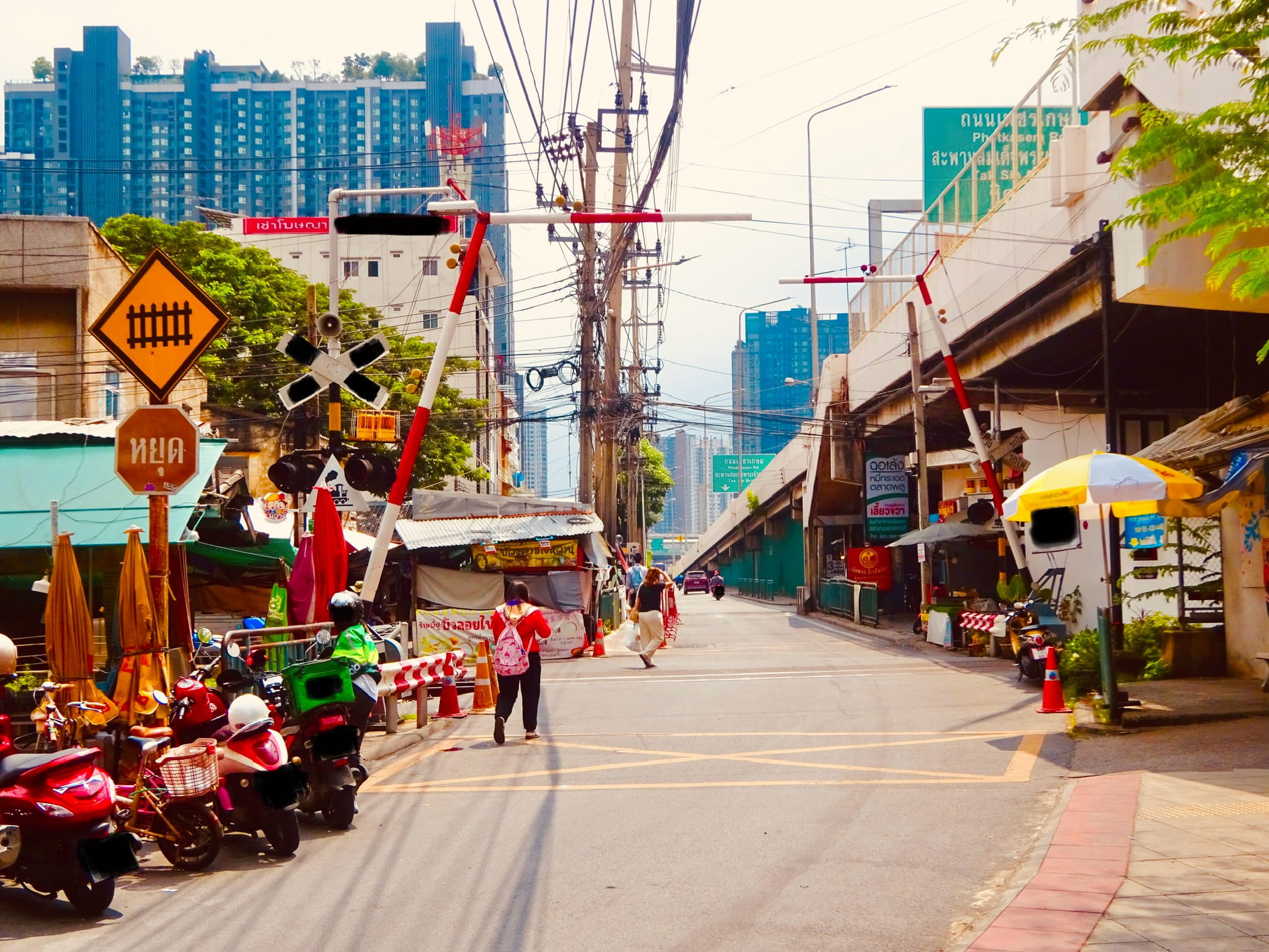 タイの人気ブランド完全ガイド!バッグ・コスメ・服など厳選